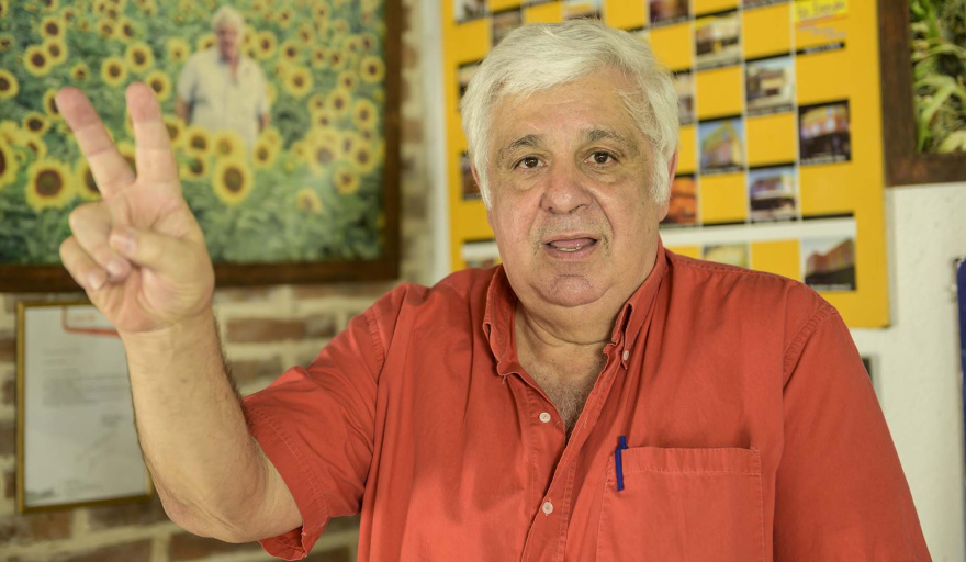 Alberto Samid criticando la gestión de Milei como el peor gobierno de la historia en un estudio de radio