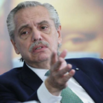 Alberto Fernández junto a su hijo Francisco en medio de la investigación por el futuro judicial de Fernández