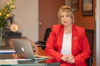 Alejandra Monteoliva ratificando la decisión de aplicar el protocolo antipiquetes en accesos federales durante una conferencia de prensa.