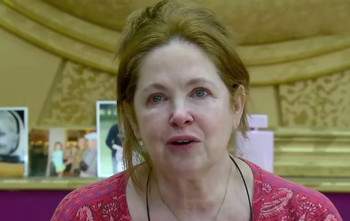 Andrea del Boca reaparece tras su lesión ocultando su rostro junto a su hija Anna.