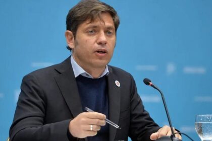 Axel Kicillof durante el lanzamiento del espacio de Kicillof en el Aula Magna de la Universidad de Buenos Aires.