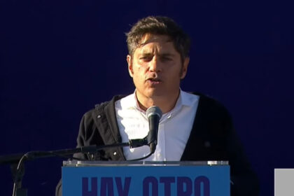Axel Kicillof hablando en la UBA sobre el ataque a la ciencia argentina y la educación pública.