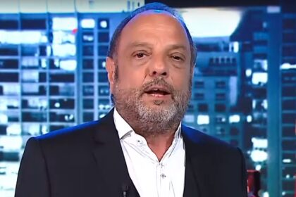 Baby Etchecopar con Mirtha Legrand conversando durante la cena televisiva sobre su vida privada