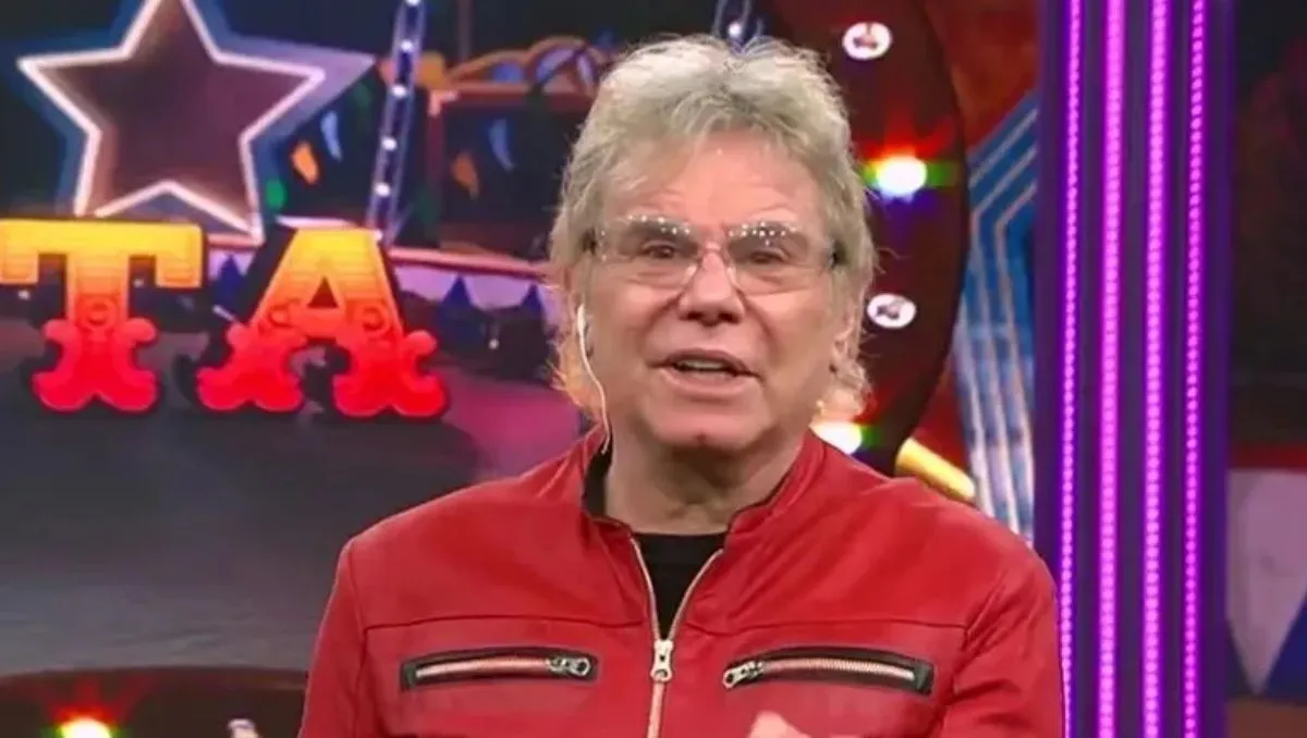 Beto Casella en el estudio de su nuevo programa BTV mientras se analiza el éxito esperado con el rating de la noche.