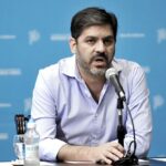 Carlos Bianco brindando declaraciones sobre la polarización entre peronismo o Milei hoy en Argentina