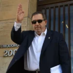 Carlos Maslatón analizando en televisión el plan económico de Milei y la gestión de Luis Caputo