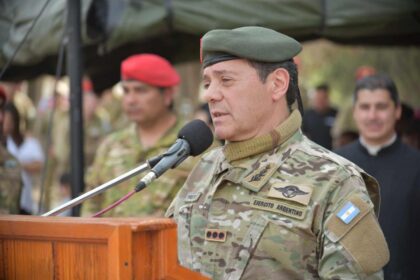 El ministro de Defensa Carlos Presti ratifica el compromiso con la soberanía de las Malvinas en un acto oficial