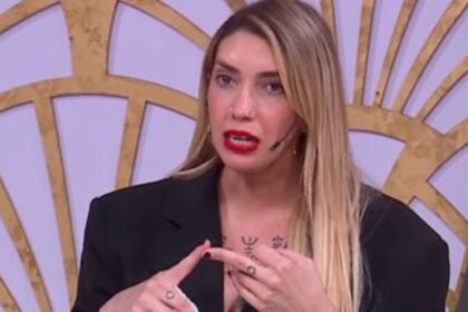 Carmiña Masi durante su descargo en Bondi lanzando críticas contra la salida de Andrea Del Boca del programa.