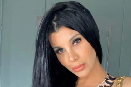 Charlotte Caniggia y Roberto Storino juntos durante sus vacaciones aclarando la situación sentimental de Charlotte Caniggia.