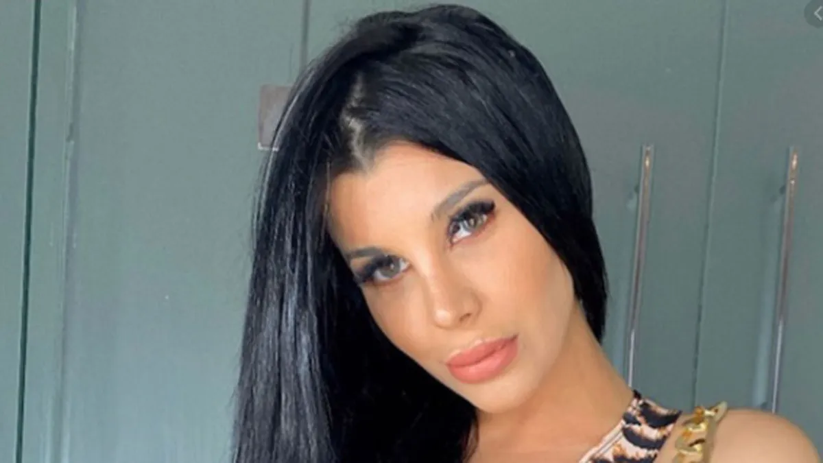 Charlotte Caniggia y Roberto Storino juntos durante sus vacaciones aclarando la situación sentimental de Charlotte Caniggia.