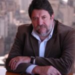 Claudio Lozano explica las irregularidades en los créditos hipotecarios del Banco Nación durante una entrevista televisiva.