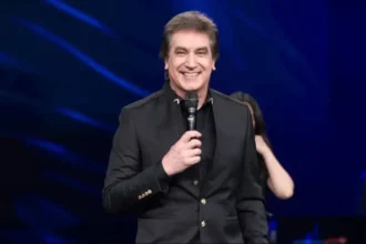 El pastor brindando detalles sobre la posible candidatura de Dante Gebel en una entrevista.