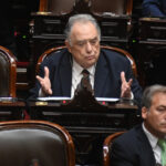 Diputado Eduardo Valdés presentando el proyecto de ley para evitar conflictos bélicos internacionales en el Congreso de la Nación