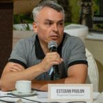 El diputado Esteban Paulón brindando declaraciones sobre la investigación judicial y el patrimonio de Manuel Adorni.