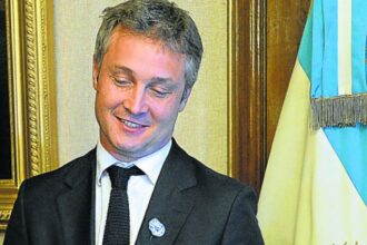 Fernando De Andreis en una entrevista radial analizando el futuro político de Mauricio Macri