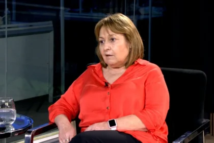 Graciela Ocaña presenta pruebas sobre el fraude en la obra social del gremio de Camioneros.