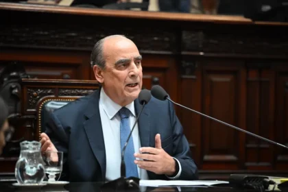 Guillermo Francos durante una entrevista televisiva analizando la posible candidatura de Guillermo Francos para el año 2027