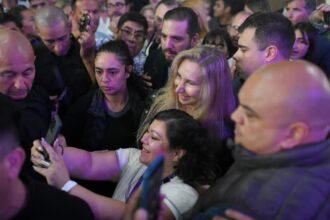 Karina Milei junto a Diego Santilli lanzando la estrategia bonaerense para disputar la provincia en Suipacha.