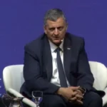 Horacio Marín dialogando sobre el futuro de la empresa estatal YPF y el plan estratégico de Javier Milei.