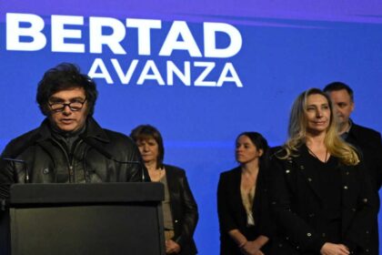 Reunión en Casa Rosada para coordinar la agenda parlamentaria del oficialismo con ministros