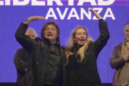 Gráfico estadístico que muestra la caída de la pobreza oficial en Argentina durante 2025