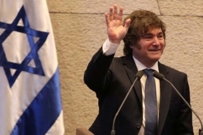 Legisladores opositores en el Congreso Nacional presentan el proyecto de neutralidad argentina ante la guerra entre Irán e Israel.