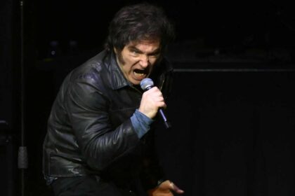 Justicia investiga el financiamiento del acto de Milei y los aportes privados de empresarios para el show en el Movistar Arena.