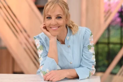 Jimena Monteverde brindando una entrevista sobre el reciente escándalo de Maru Botana en la televisión argentina.