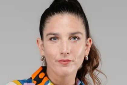 Juana Repetto y su familia celebrando las Pascuas de Timoteo en el jardín de su casa tras la cirugía.