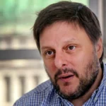 Leandro Santoro explica sus propuestas económicas para un futuro gobierno peronista en una entrevista