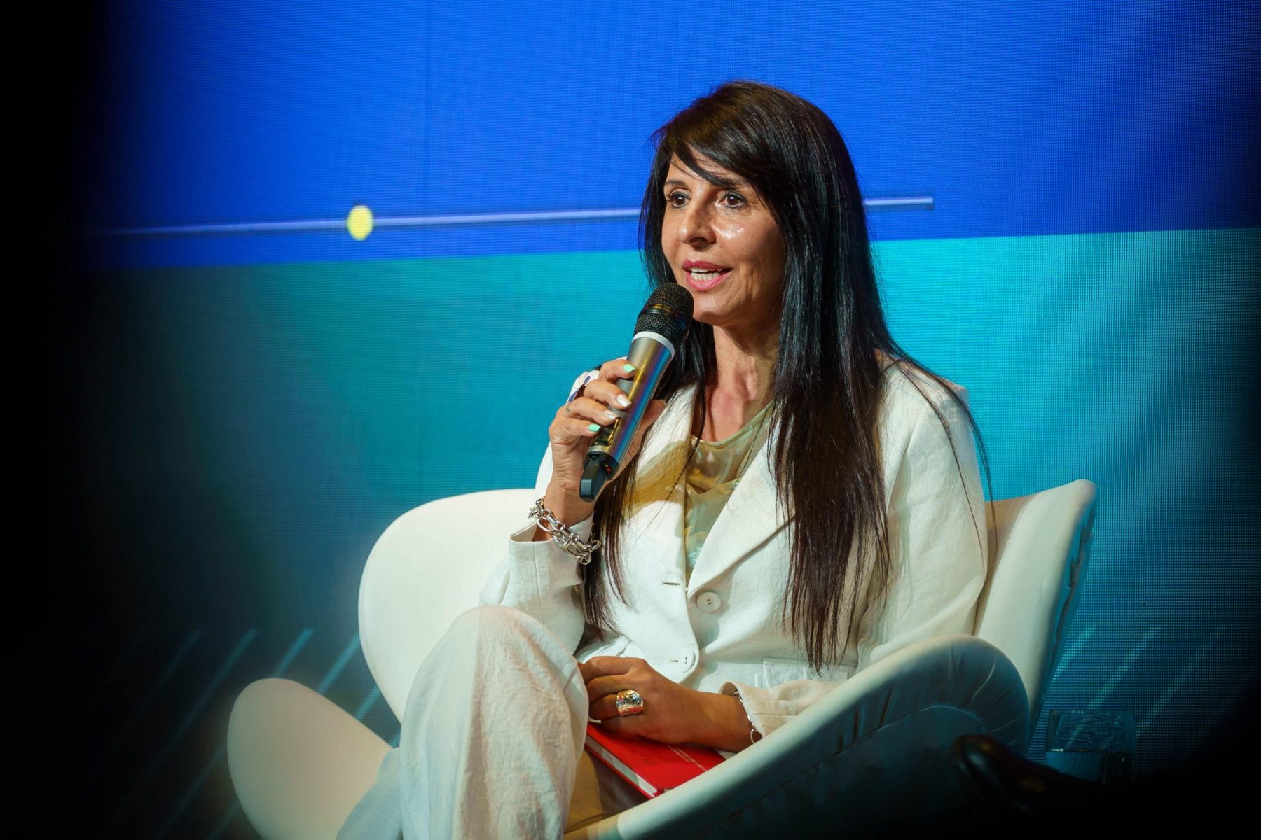 Fachada del colegio Estación Limay donde asiste el hijo de Lorena Villaverde en Río Negro