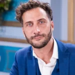 Luciano Cáceres reflexiona sobre la vida familiar de Luciano Cáceres y su vínculo con Amelia durante un programa de televisión.