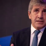 Luis Caputo durante su discurso sobre los mejores meses para la economía en la Cámara de Comercio de los Estados Unidos.