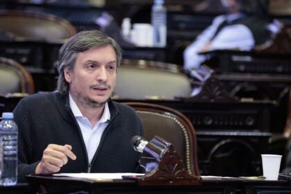 Máximo Kirchner hablando en el recinto sobre la nueva reforma de glaciares y el impacto ambiental.