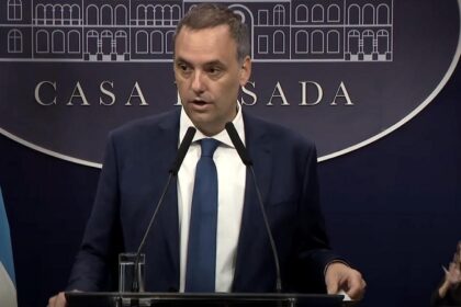 Fachada de Comodoro Py donde se tramita la investigación contra Manuel Adorni por presunto enriquecimiento y viajes privados.