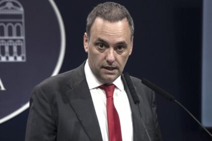 Manuel Adorni e investigación judicial por la causa contra Manuel Adorni sobre sus propiedades.