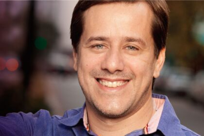 El senador Mariano Recalde durante una sesión legislativa donde se debate la reforma profunda del Poder Judicial.