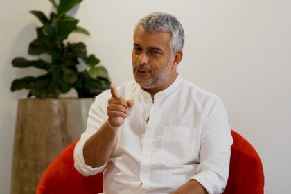 Mario Massaccesi relatando en una entrevista el TOC de Mario Massaccesi sobre el orden