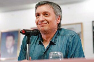 Máximo Kirchner durante el acto en Santa Fe donde defendió la conducción de Cristina frente a dirigentes del PJ.