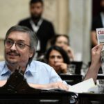 Máximo Kirchner durante un acto político sobre la interna del peronismo en Santa Fe