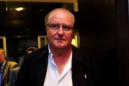 Miguel Ángel Toma explicando la historia y operativos de la inteligencia de Rusia en Argentina