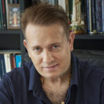 Nicolás Márquez solicita la renuncia de Manuel Adorni durante una transmisión en vivo