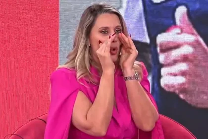 La conductora de El Nueve emocionada tras relatar la conexión mística con su padre a través de mariposas.