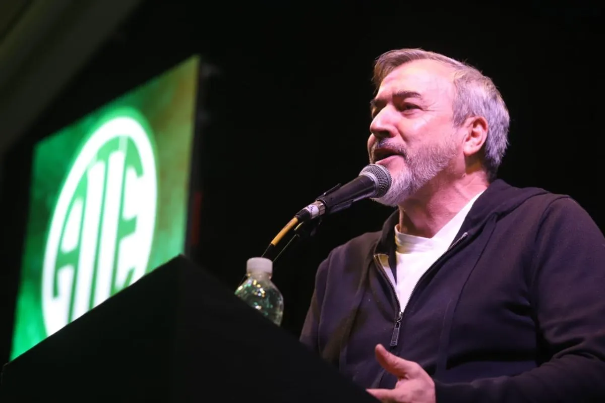 Rodolfo Aguiar de ATE participando del debate por la pobreza actual en Argentina