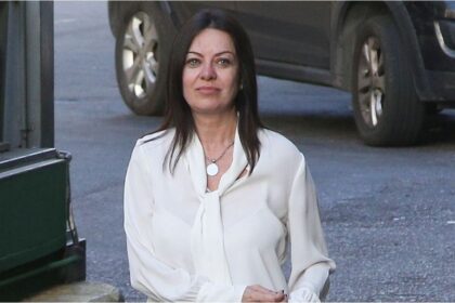 Manifestaciones en Buenos Aires tras confirmarse el fin del programa Volver al Trabajo por parte del Ministerio de Capital Humano.