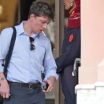 Santiago Caputo cuestionando las acusaciones contra Andrés Vázquez en redes sociales