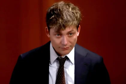 Cruce en redes sociales sobre el uso de fondos de la SIDE entre Santiago Caputo y Gregorio Dalbón