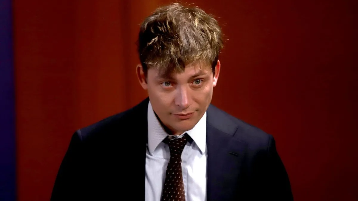 Cruce en redes sociales sobre el uso de fondos de la SIDE entre Santiago Caputo y Gregorio Dalbón