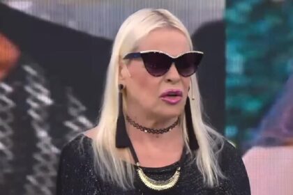 Silvia Süller realizando gestos durante el vivo donde analizó las declaraciones de Silvio Soldán