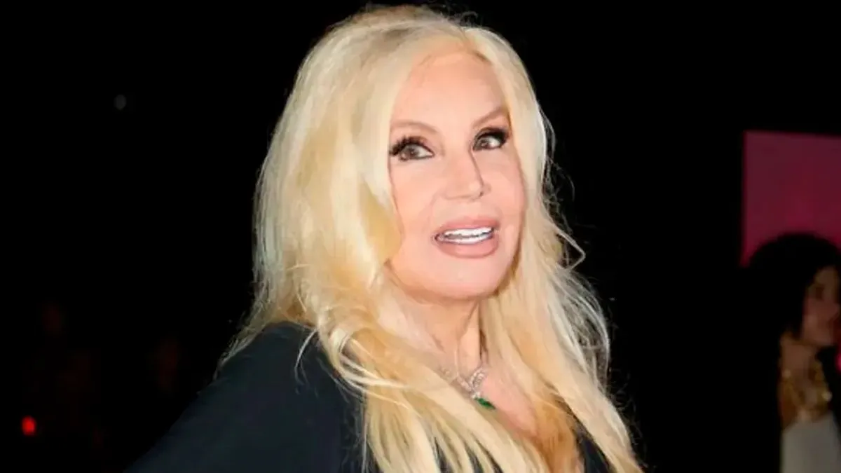 Susana Giménez en el aeropuerto de Punta del Este hablando sobre su presente de Susana Giménez y su salud.